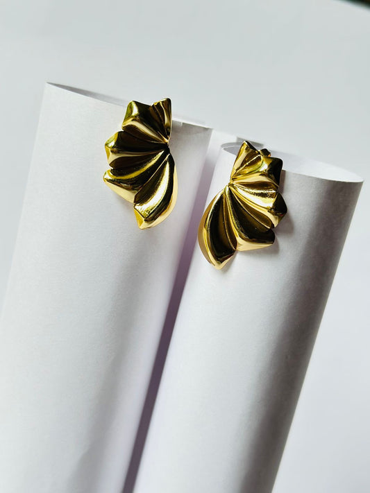 Golden Petal Shell Earrings – Elegant Statement Studs